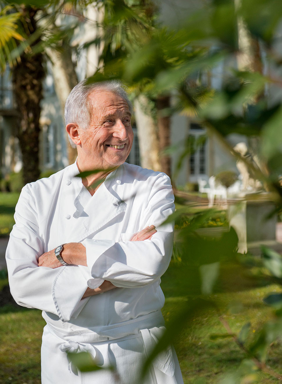 Σεφ Guérard έξω από το εστιατόριο.