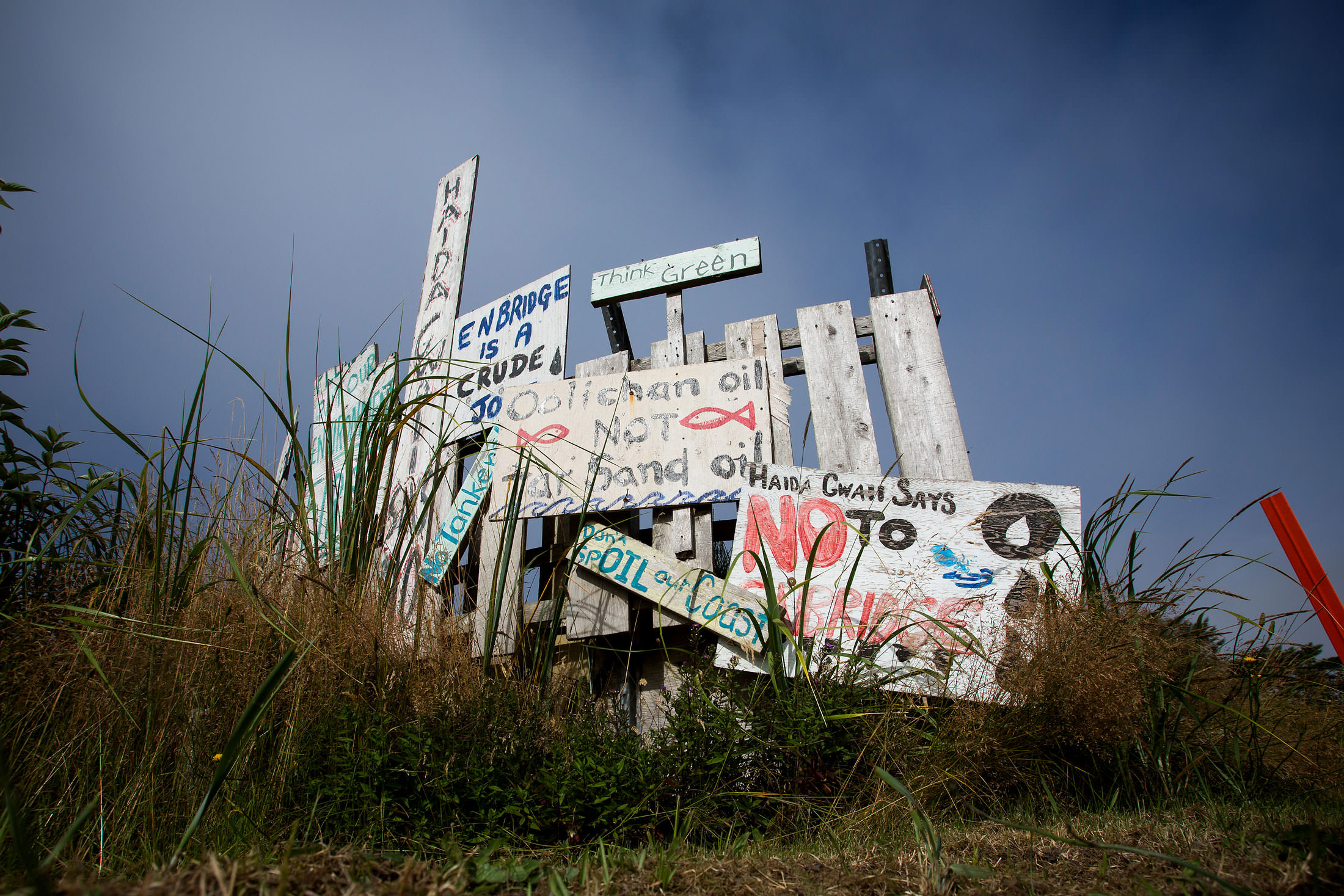 Anti-pipeline signs